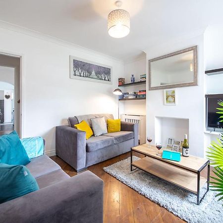 Bright 3 Bedroom Townhouse Near City Centre 노리치 외부 사진