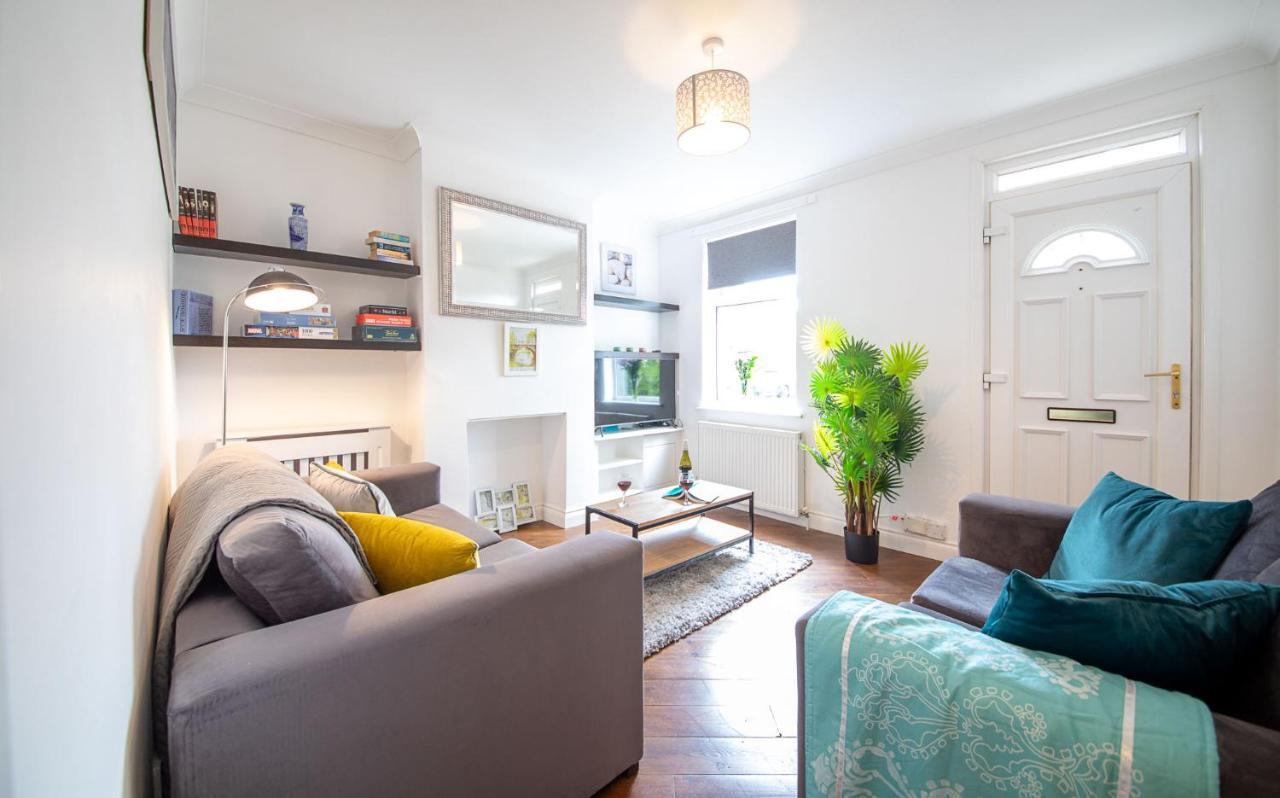 Bright 3 Bedroom Townhouse Near City Centre 노리치 외부 사진