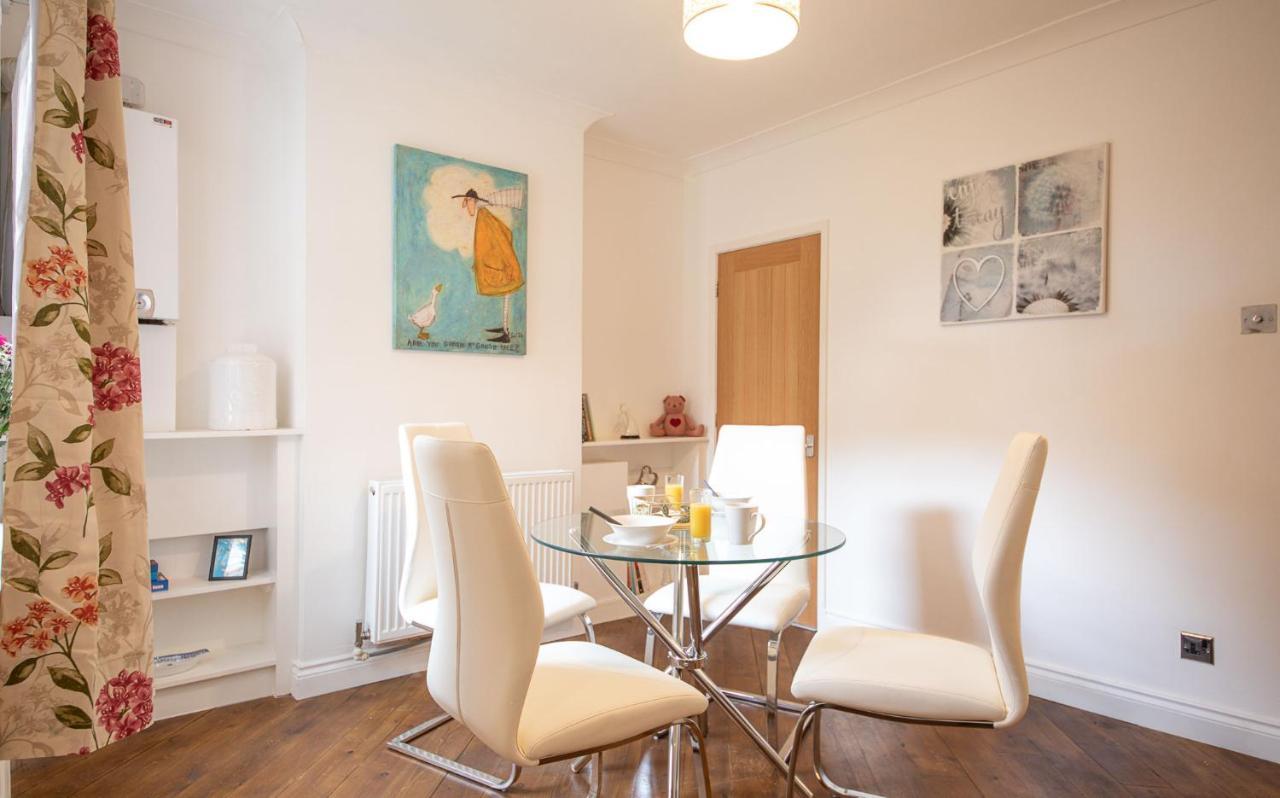 Bright 3 Bedroom Townhouse Near City Centre 노리치 외부 사진